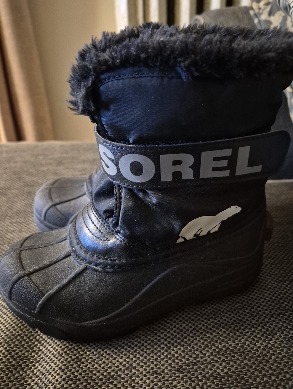 Size 13 Sorel Black Kids Winter Boot with Faux Fur Cuff